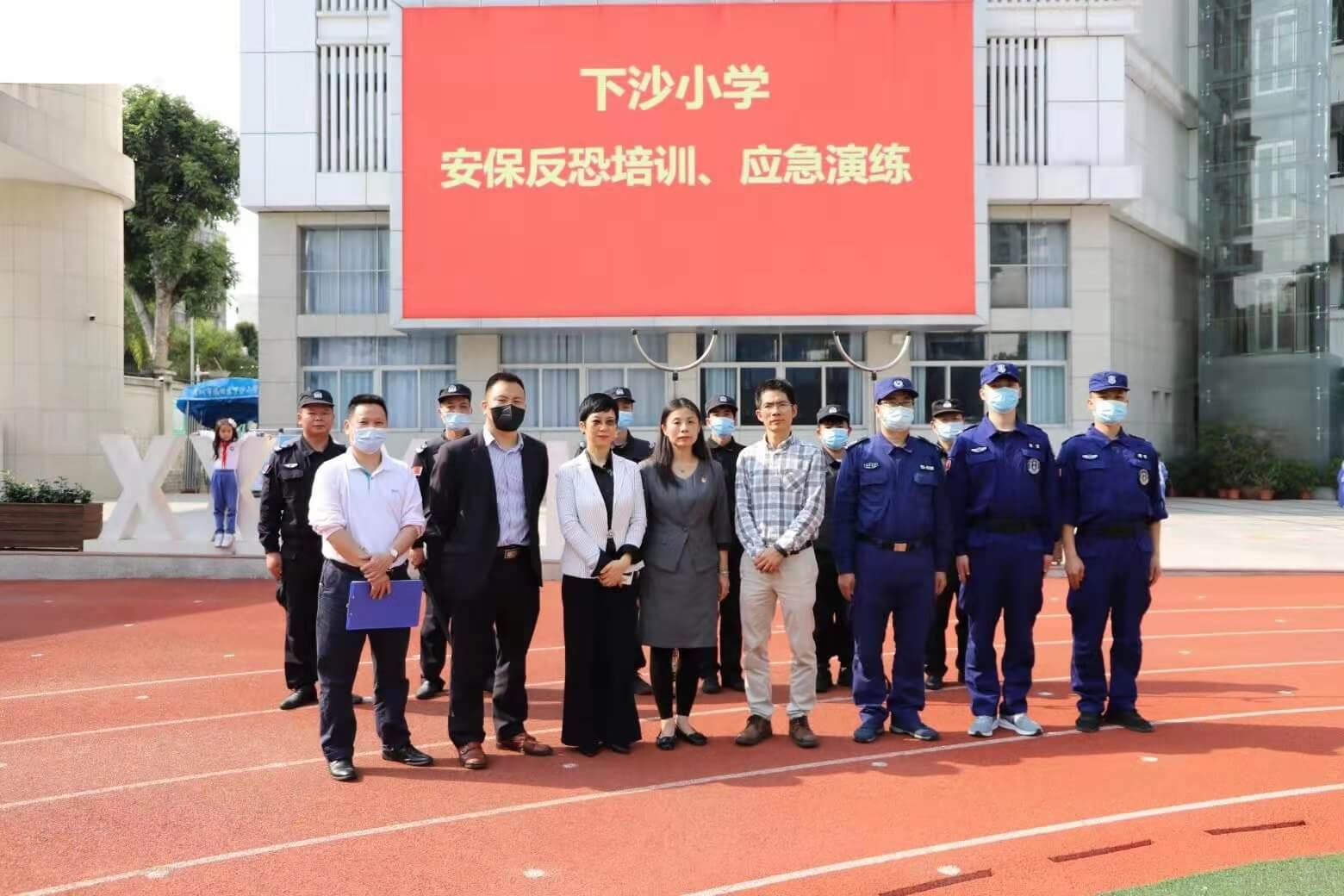 飛揚的國旗下盡心守護校園平安(圖5) 飛揚的國旗下盡心守護校園平安(圖5)